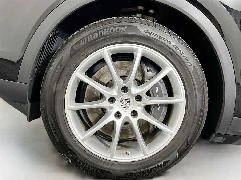 Used 2024 Porsche Cayenne image 30