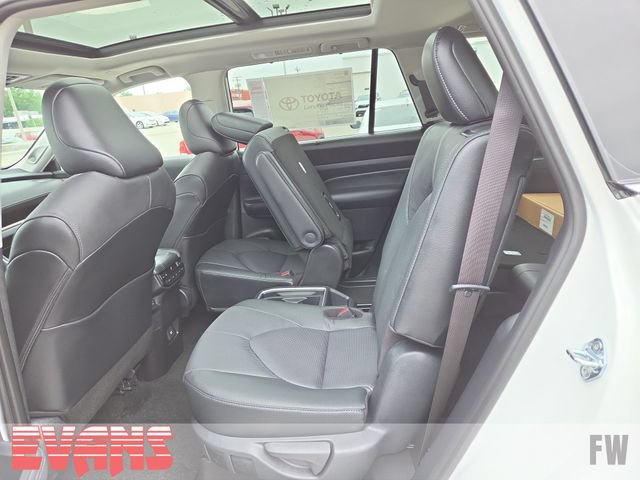 New 2026 Toyota Grand Highlander AWD image 26