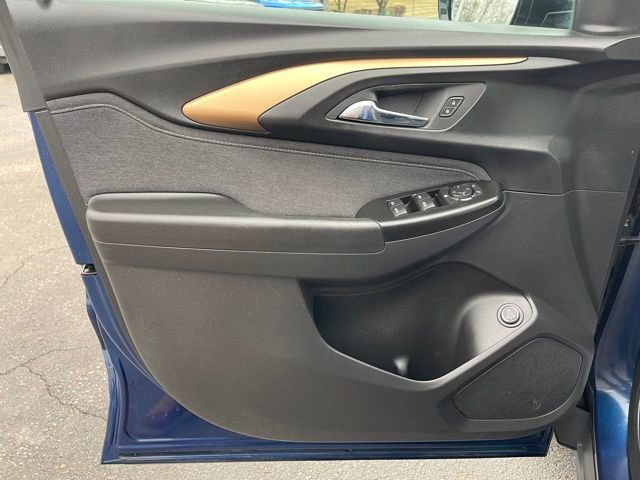 Used 2022 Chevrolet TrailBlazer ACTIV w/ Sun and Liftgate Package image 16