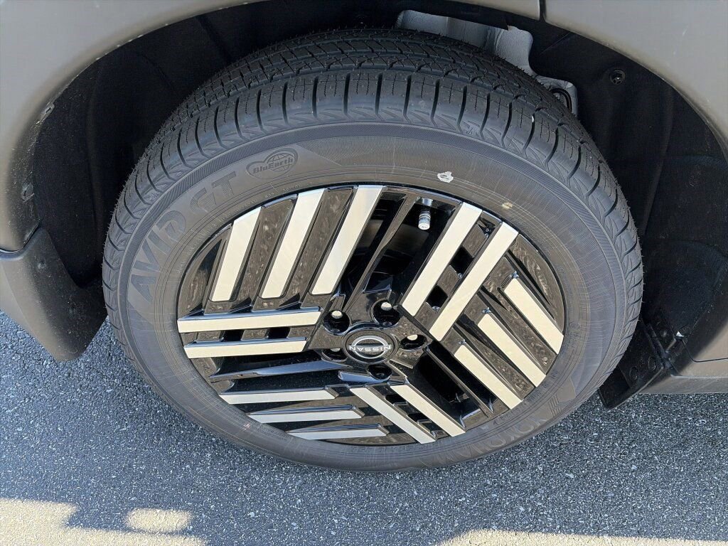 New 2026 Nissan Leaf SV+ w/ Floor Mat Package (SV+) FWD image 7