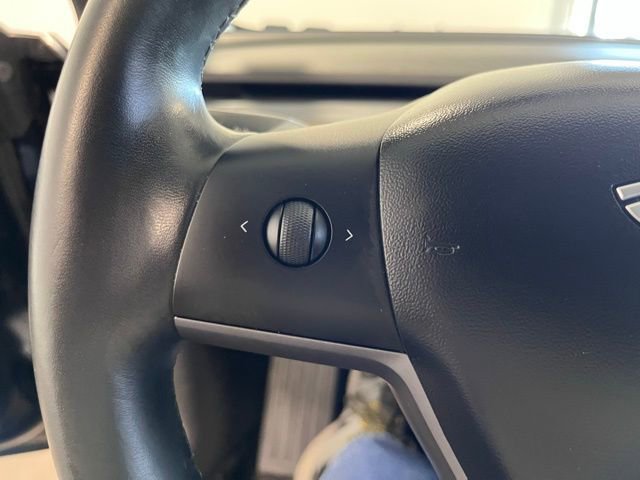 Used 2019 Tesla Model 3 Standard Range Plus image 25