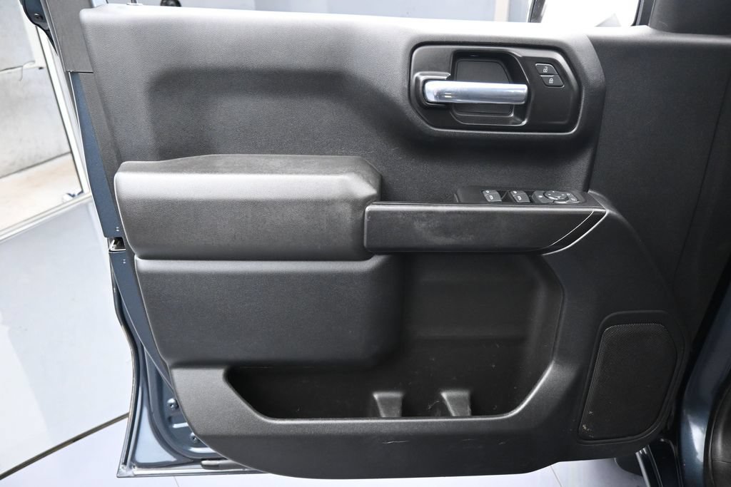 Used 2022 Chevrolet Silverado 1500 Custom w/ Safety Confidence Package AWD/4WD image 13