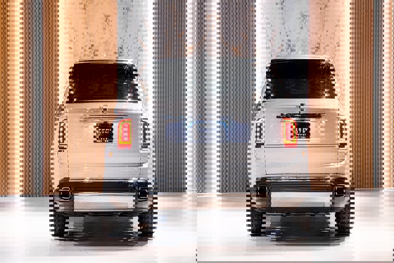 Used 2023 Rolls-Royce Cullinan w/ Cullinan Package image 6