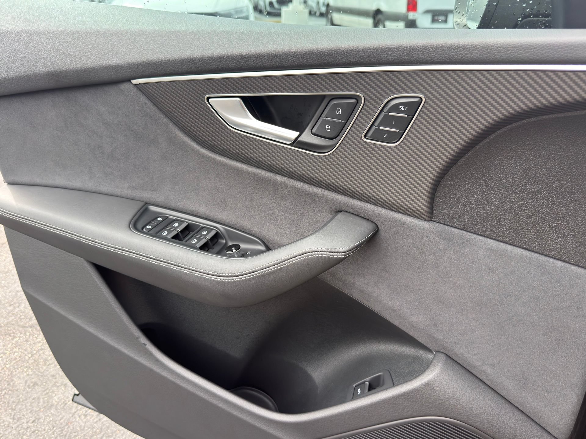 Certified 2024 Audi SQ8 Premium Plus w/ Executive Package AWD/4WD image 25