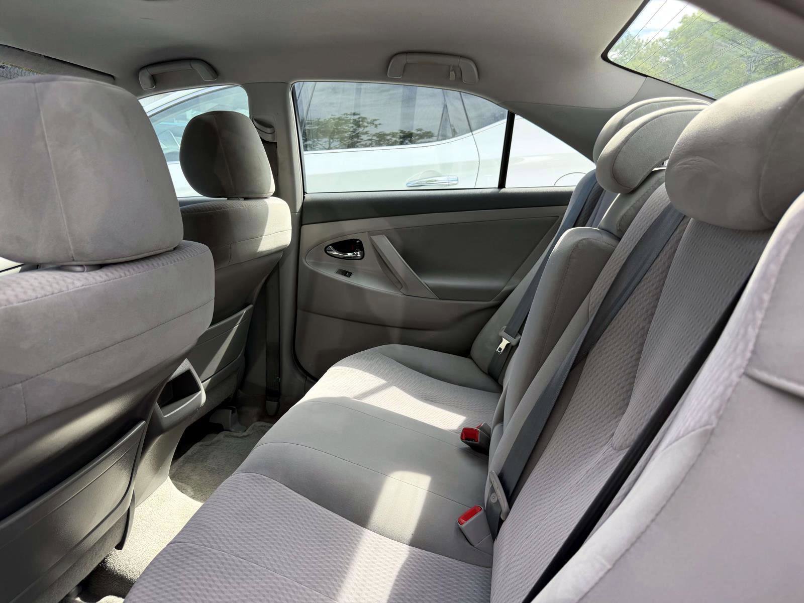 Used 2010 Toyota Camry FWD image 10
