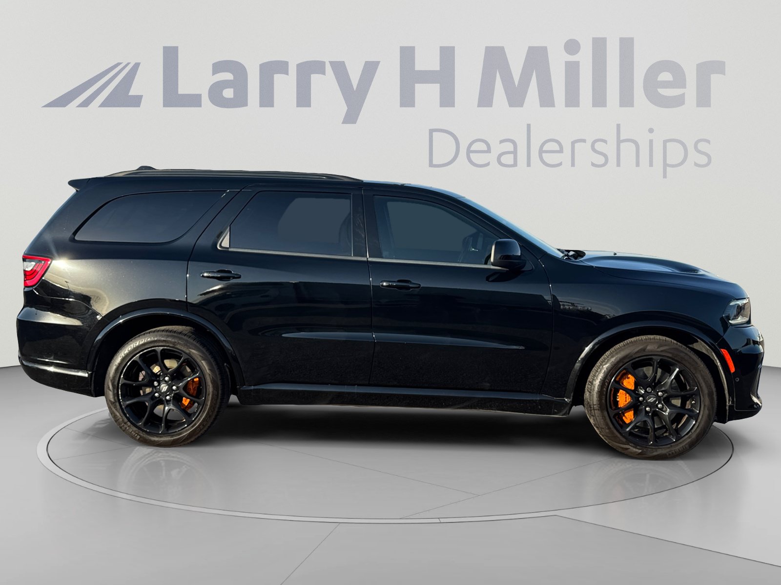 Used 2023 Dodge Durango R/T w/ Hemi Orange Plus Package AWD/4WD image 6