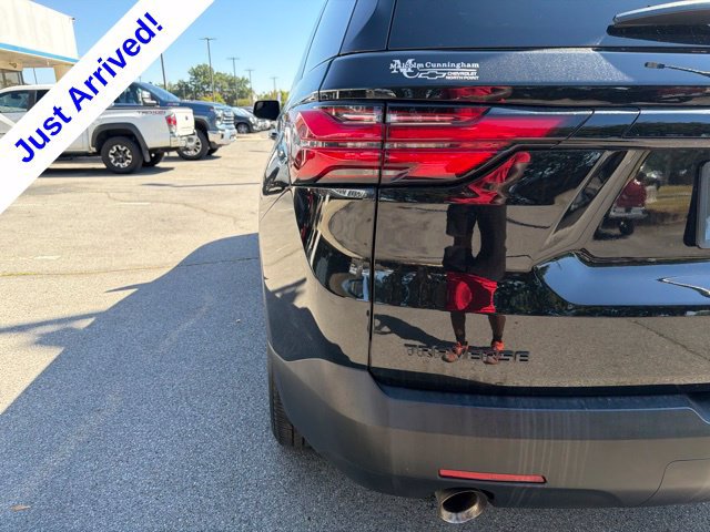 Used 2023 Chevrolet Traverse LS w/ Midnight/Sport Edition FWD image 16