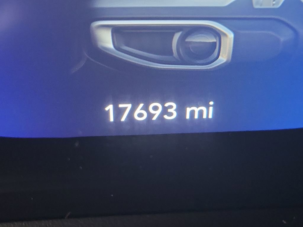 Used 2024 Jeep Wrangler Sahara w/ Safety Group image 32