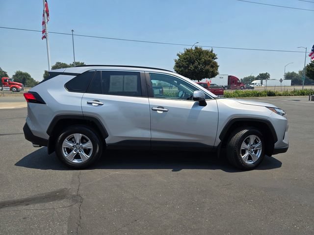 Used 2025 Toyota RAV4 XLE w/ Convenience Package AWD/4WD image 3