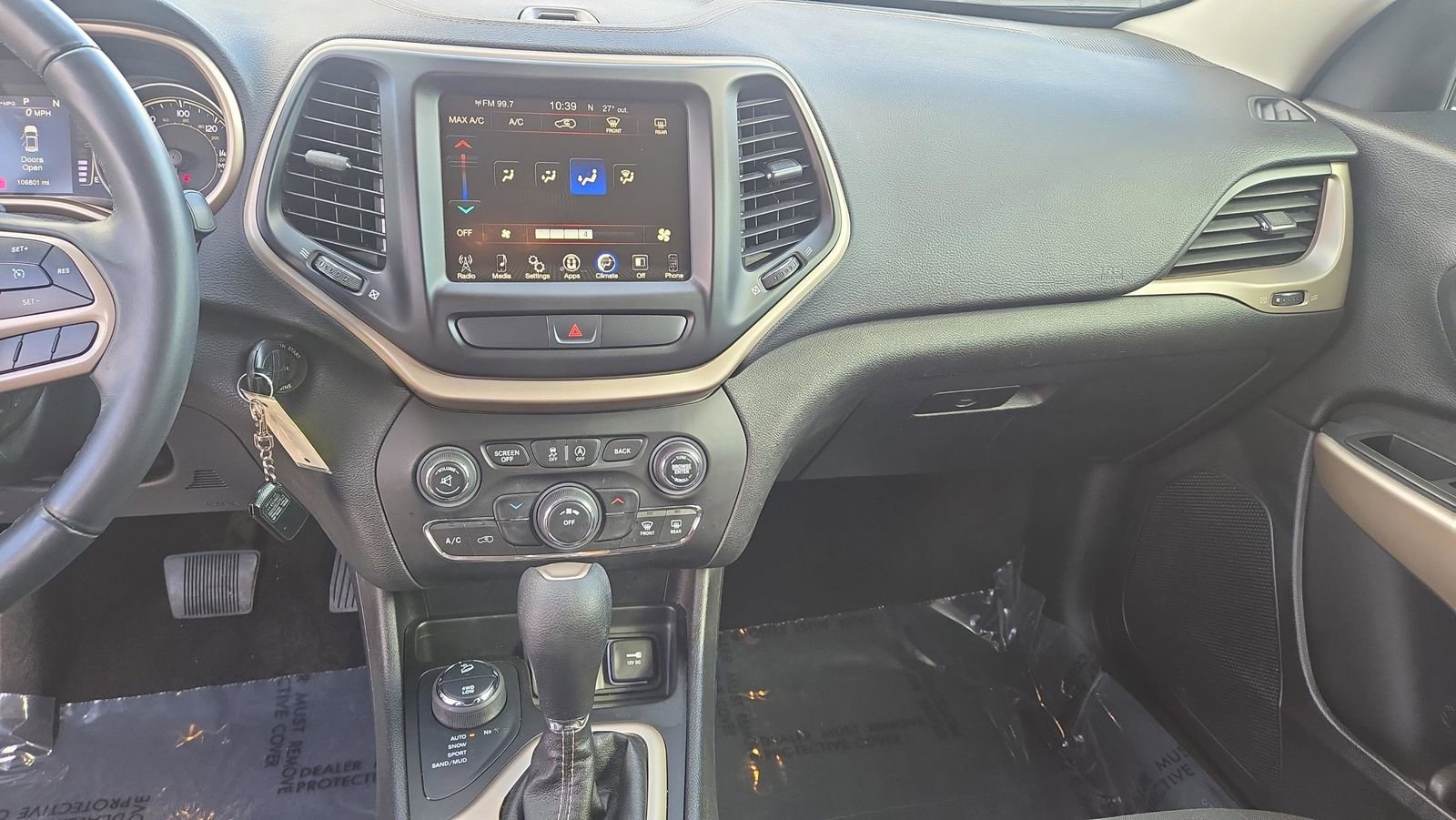 Used 2017 Jeep Cherokee Latitude image 18