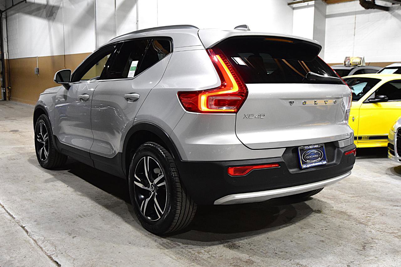Used 2025 Volvo XC40 B5 Core image 11