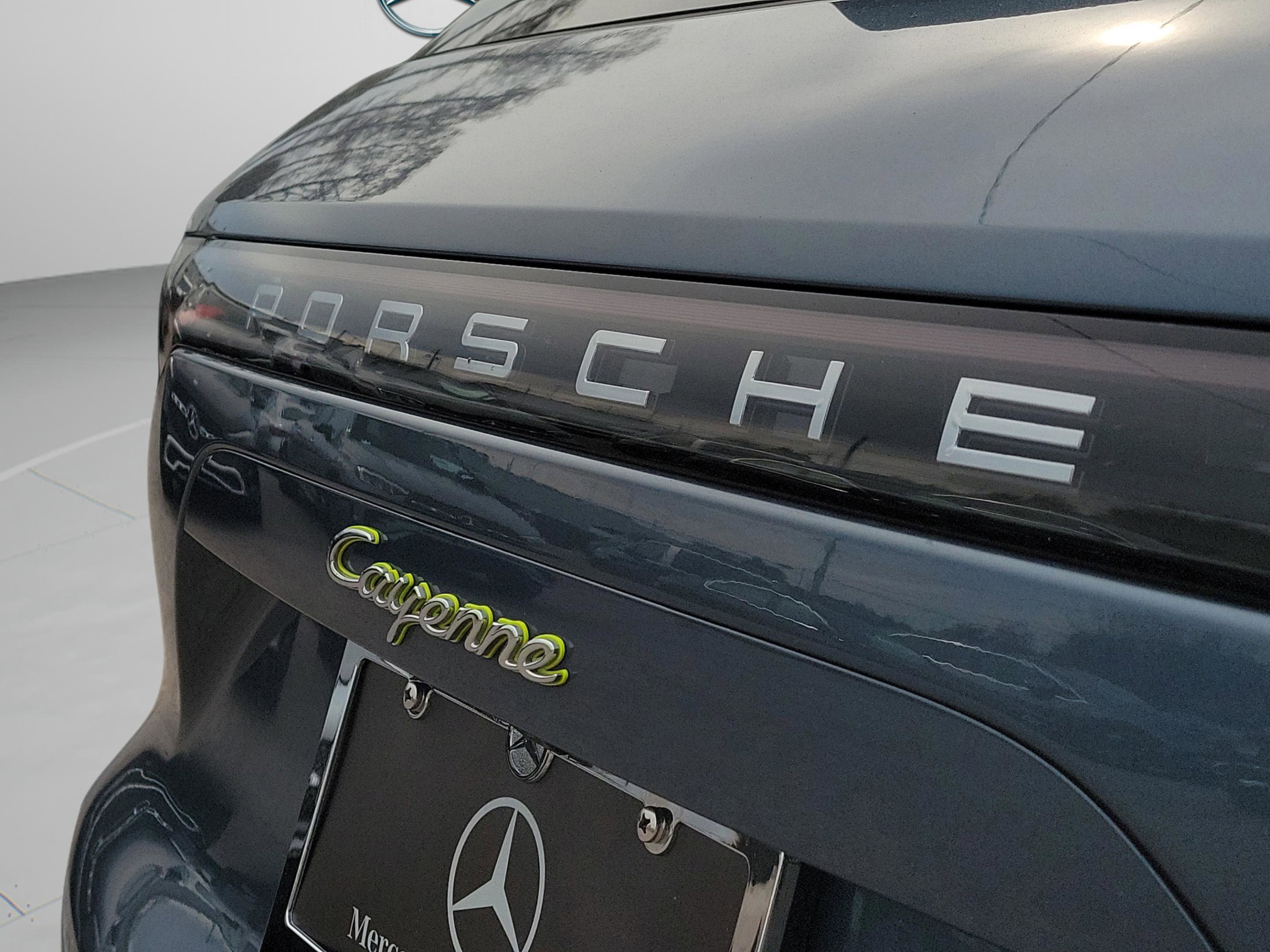 Used 2020 Porsche Cayenne E-Hybrid image 8