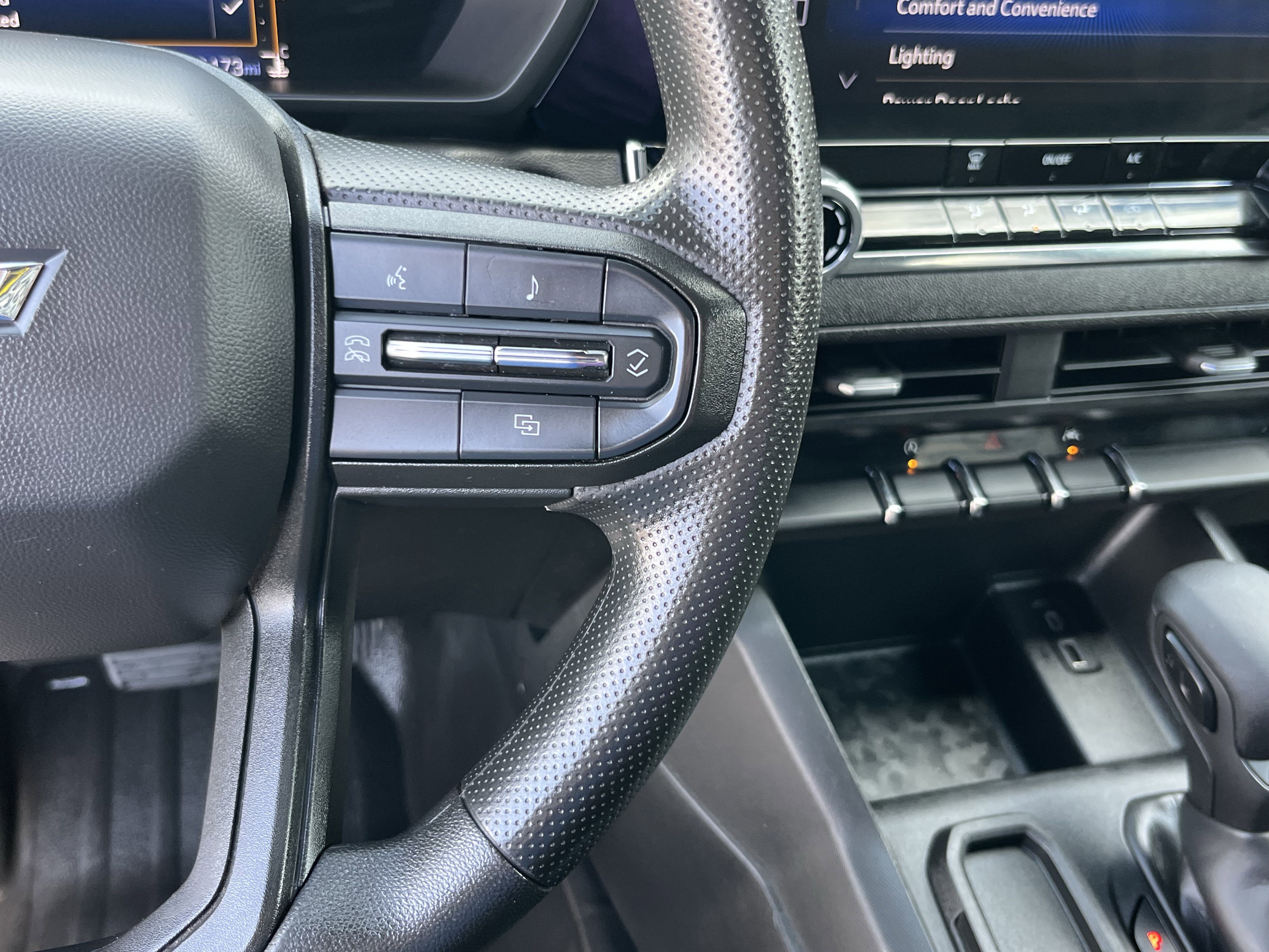 Used 2023 Chevrolet Colorado W/T image 16