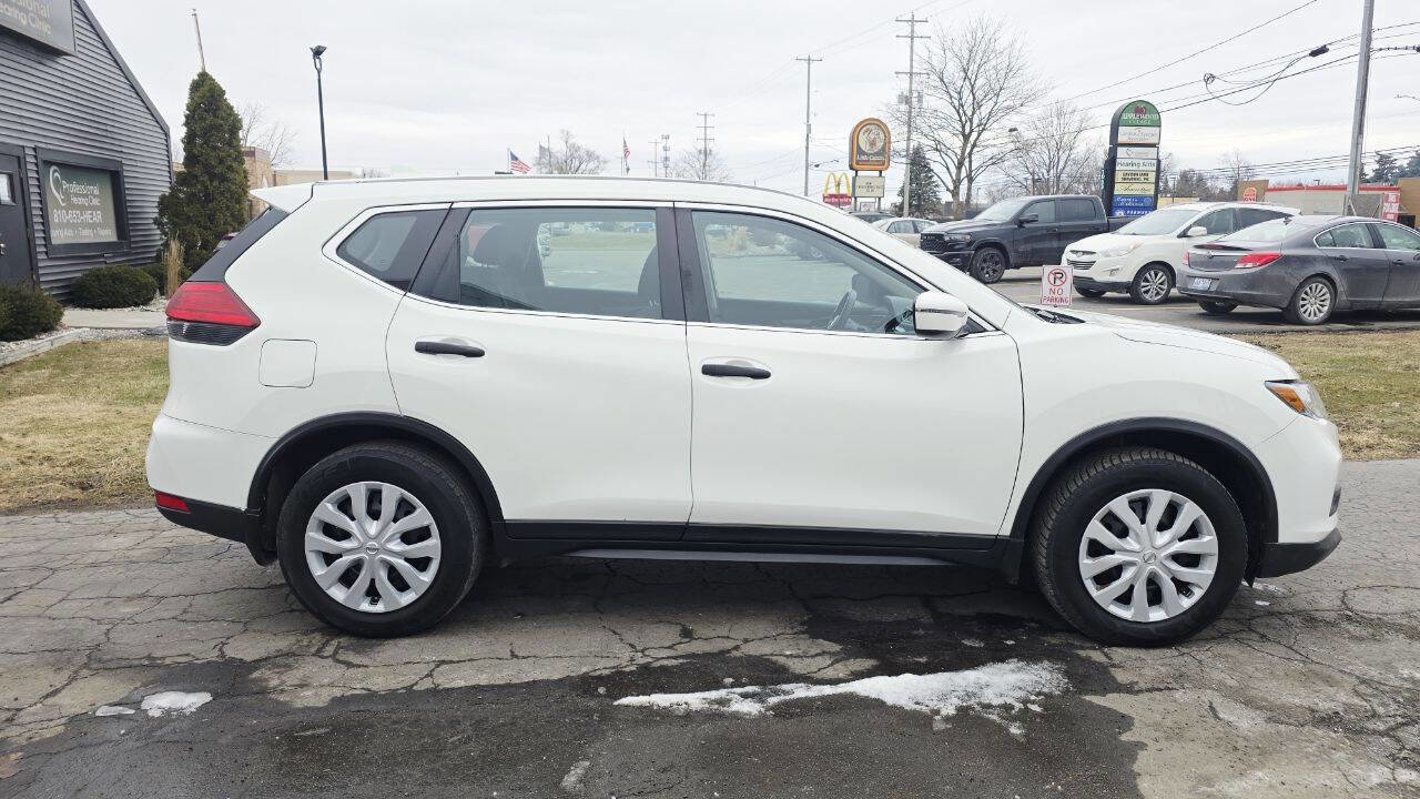 Used 2017 Nissan Rogue S image 7
