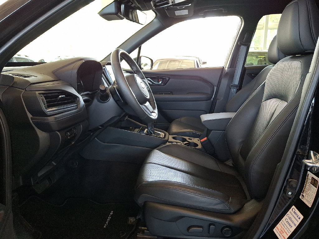 Used 2025 Subaru Forester Limited AWD/4WD image 16