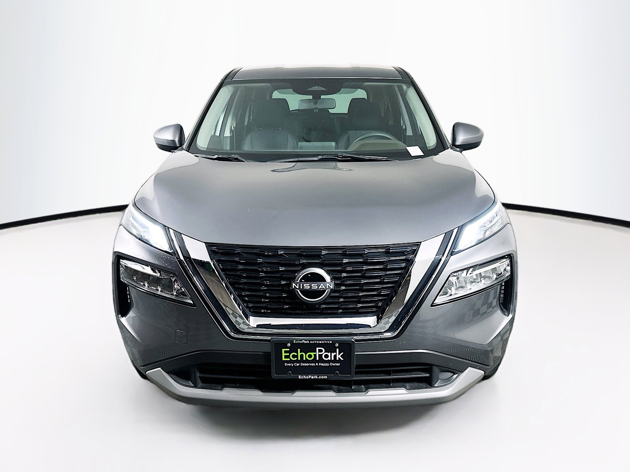 Used 2023 Nissan Rogue SV FWD image 2
