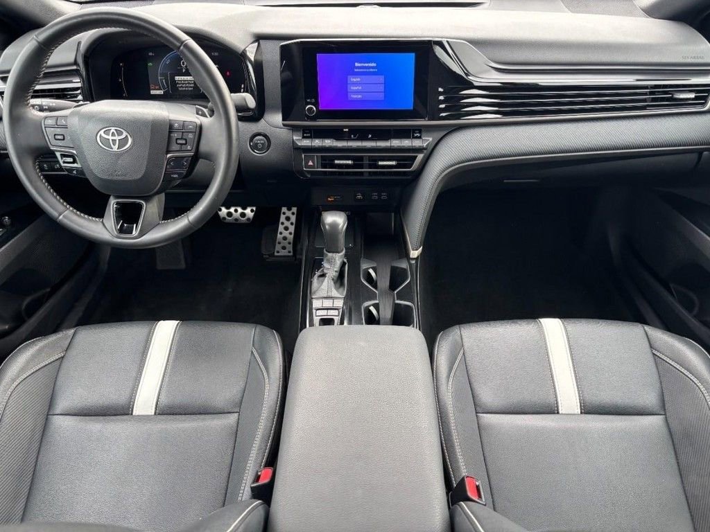 Used 2025 Toyota Camry SE image 17