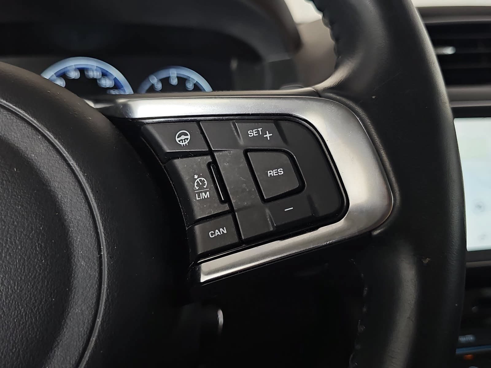 Used 2018 Jaguar F-PACE Portfolio AWD/4WD image 18