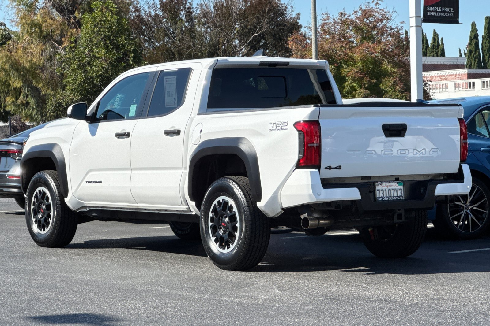 Used 2024 Toyota Tacoma TRD Off-Road w/ TRD Off Road Upgrade Package AWD/4WD image 4