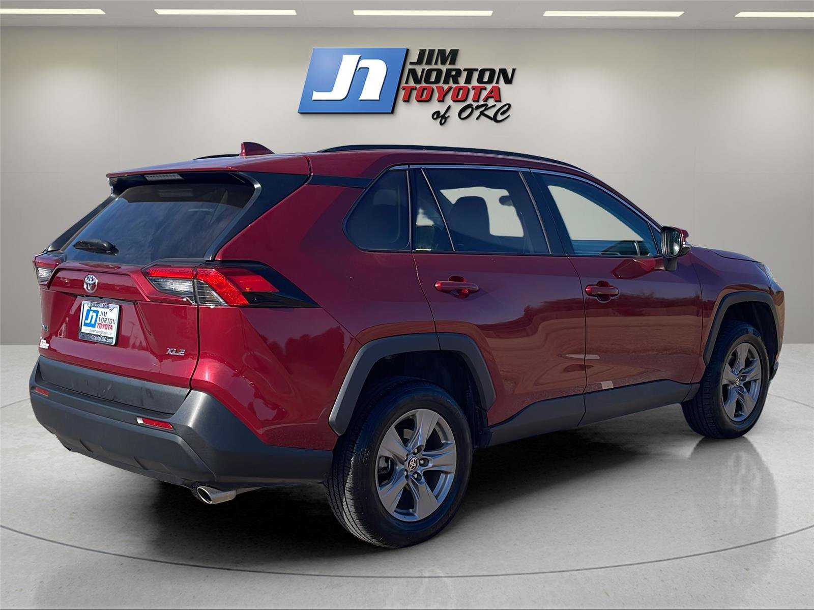 Used 2023 Toyota RAV4 XLE image 5