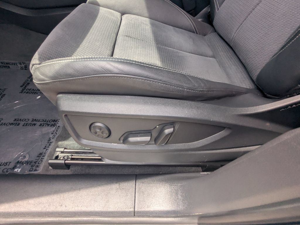 Used 2022 Audi SQ5 Premium Plus w/ Premium Plus Package AWD/4WD image 8