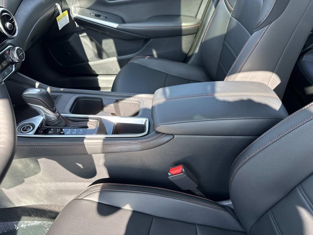 Used 2025 Nissan Sentra SR w/ SR Premium Package FWD image 16