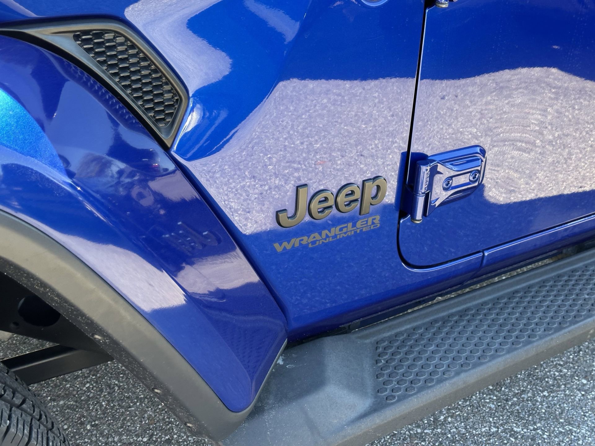 Used 2020 Jeep Wrangler Unlimited Sahara image 10