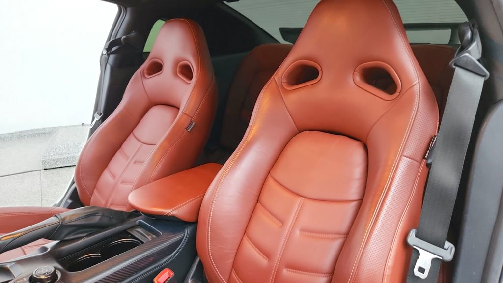 Used 2017 Nissan GT-R Premium w/ Premium Interior Package image 35