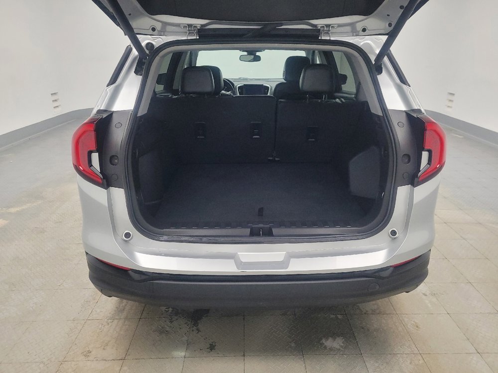 Used 2022 GMC Terrain SLT w/ Elevation Edition image 29