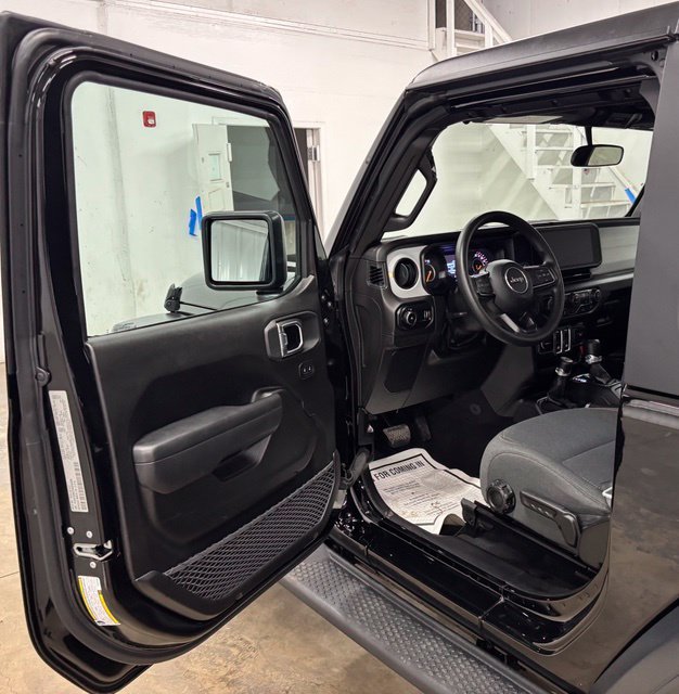 Used 2025 Jeep Wrangler Sport AWD/4WD image 20