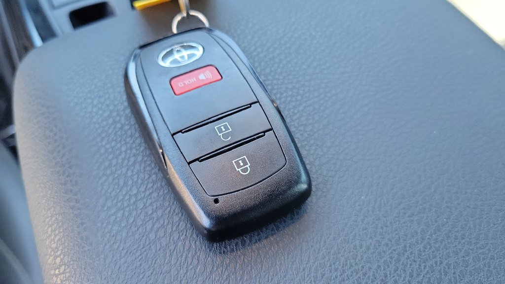 Used 2025 Toyota Camry SE w/ Convenience Package FWD image 25