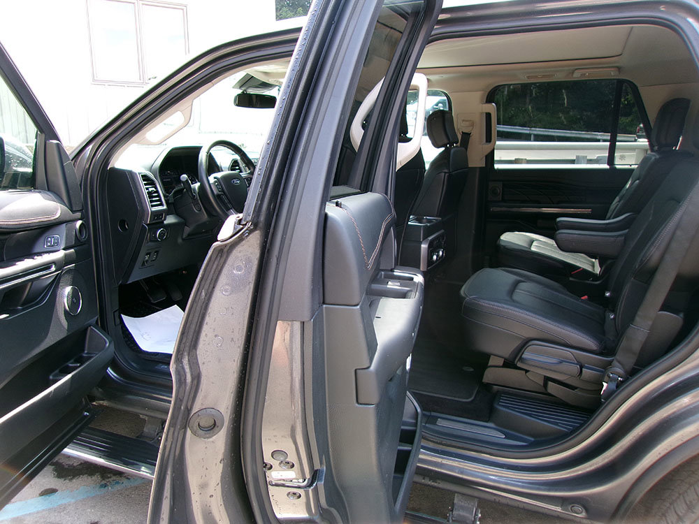 Used 2020 Ford Expedition Platinum image 14