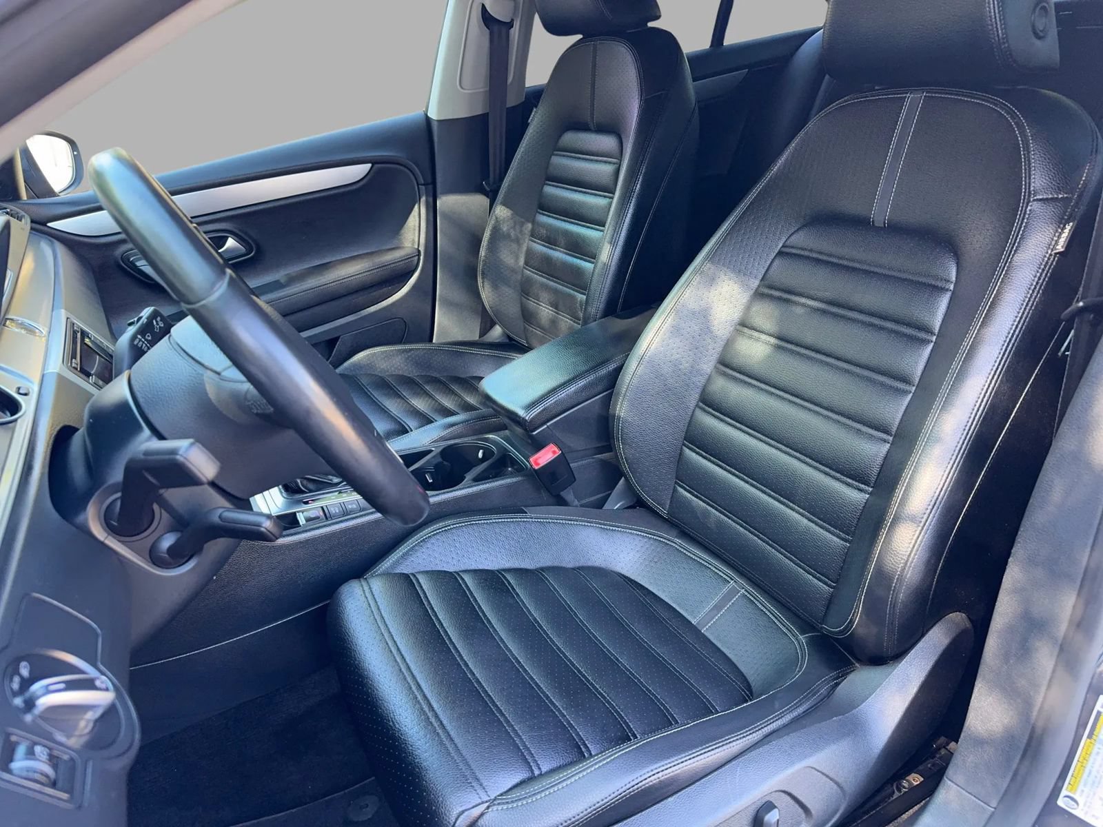 Used 2012 Volkswagen CC Lux Limited FWD image 21