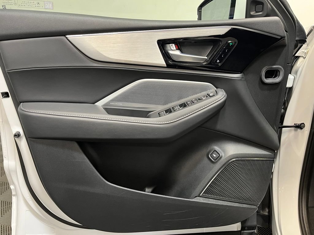 Certified 2025 Acura MDX SH-AWD w/ Technology Package image 13