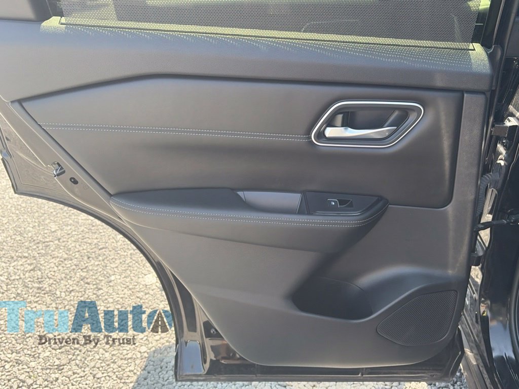 Used 2024 Nissan Rogue Platinum w/ Platinum Premium Package FWD image 45