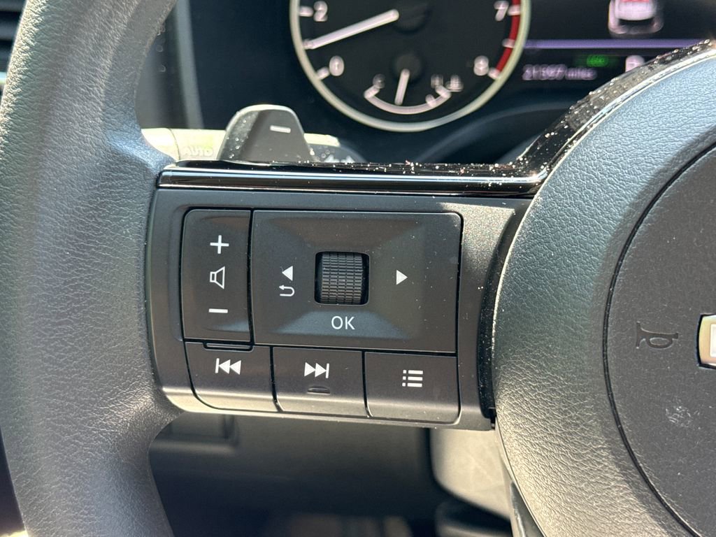 Used 2023 Nissan Rogue SV AWD/4WD image 29