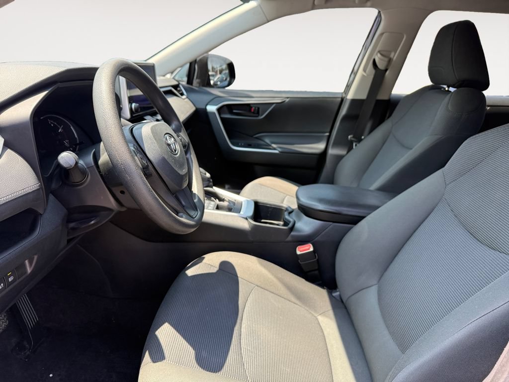 Certified 2023 Toyota RAV4 LE AWD/4WD image 9