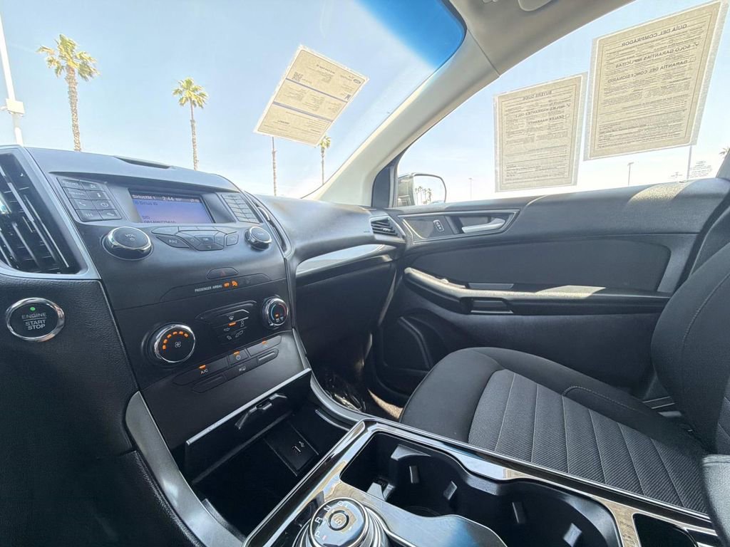 Used 2019 Ford Edge SE image 26