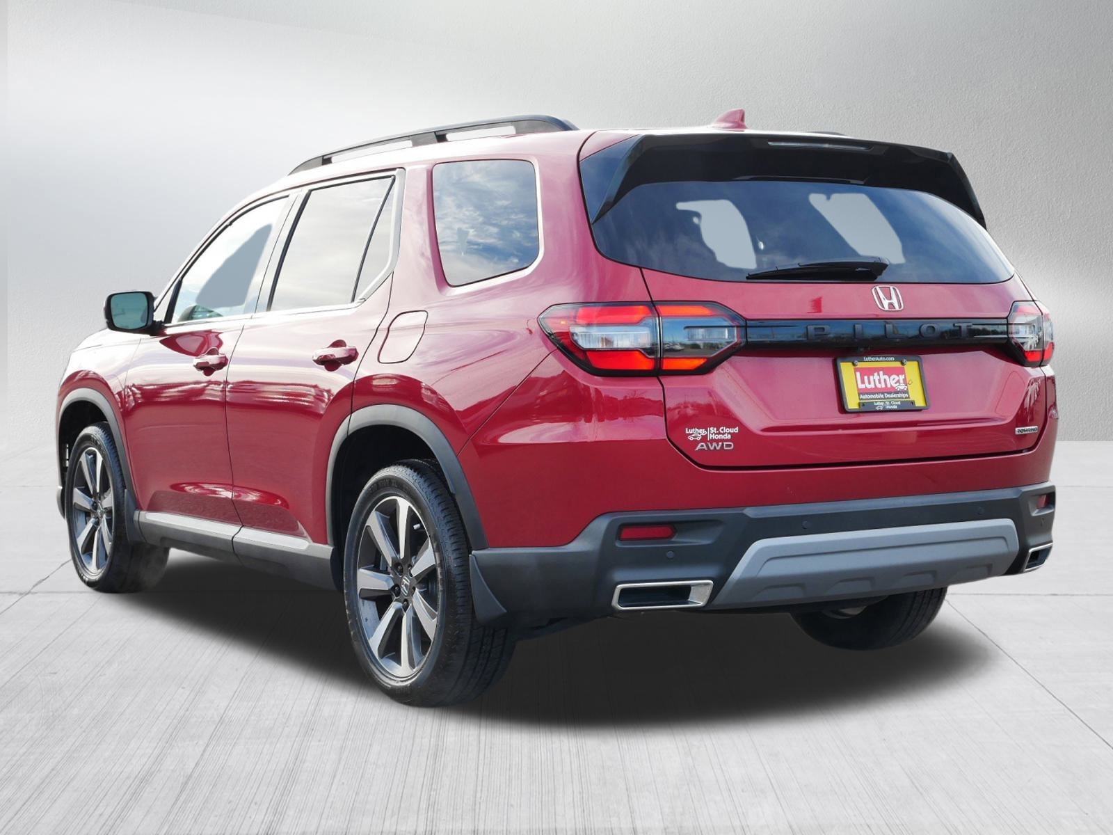 Used 2023 Honda Pilot Touring image 5