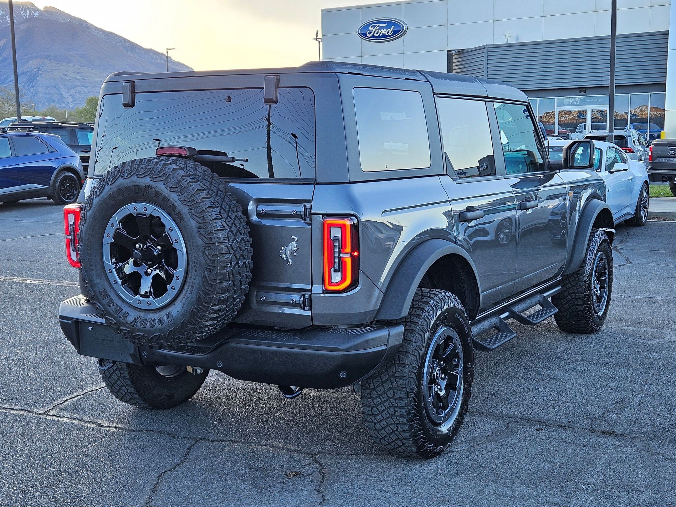 Used 2022 Ford Bronco Badlands AWD/4WD image 3