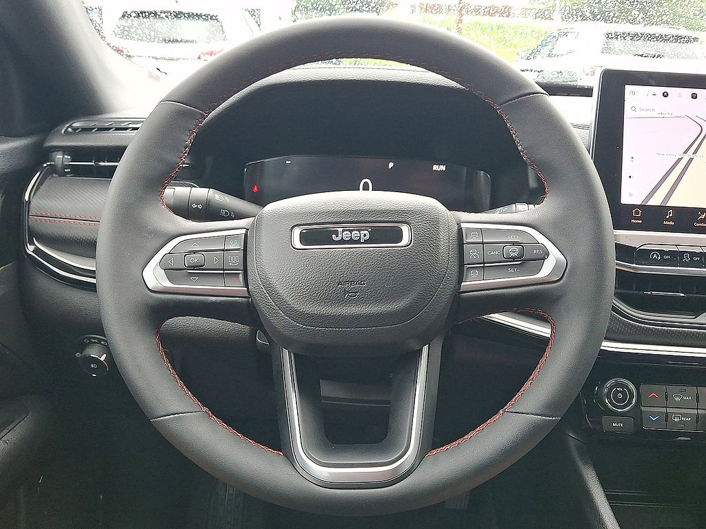 Used 2025 Jeep Compass Trailhawk w/ Trailhawk Elite Group AWD/4WD image 17