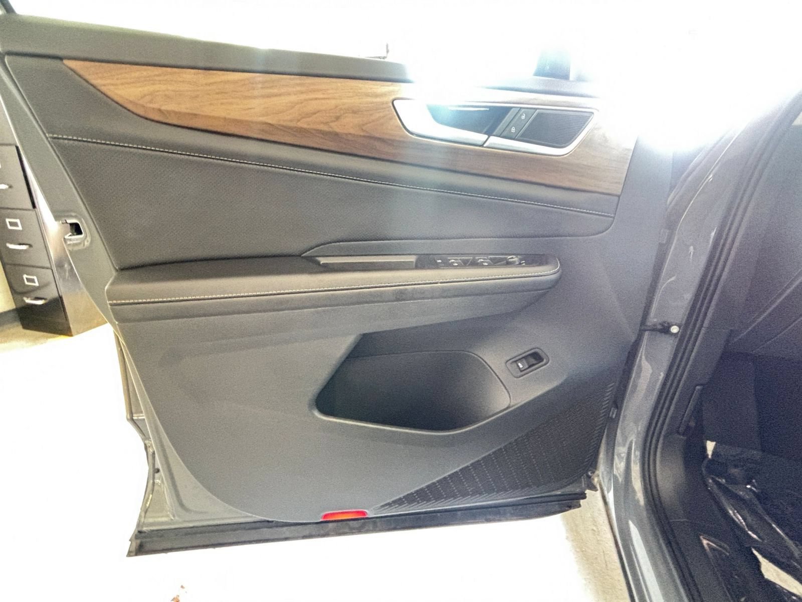 Used 2026 Volkswagen Atlas SE FWD image 15