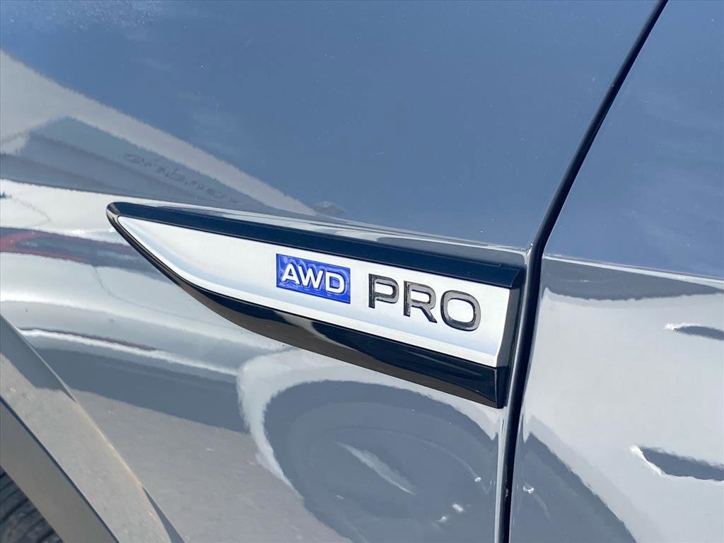 Used 2023 Volkswagen ID.4 Pro image 4