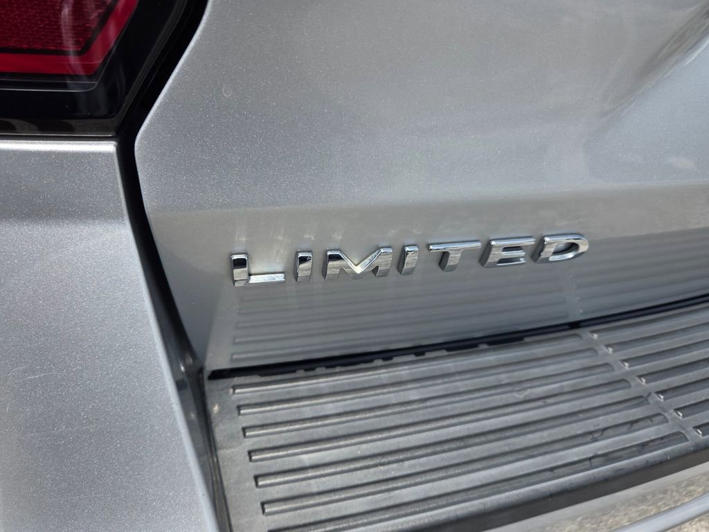 Used 2018 Ford Expedition Limited w/ Equipment Group 301A RWD image 12