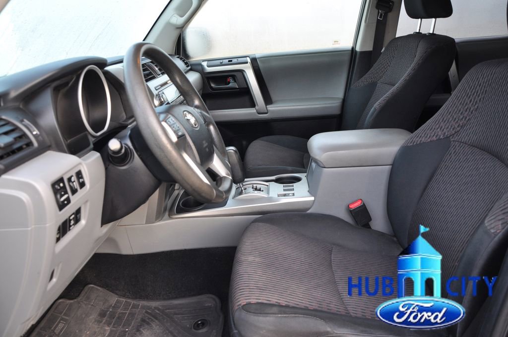 Used 2013 Toyota 4Runner SR5 w/ Convenience Pkg image 10