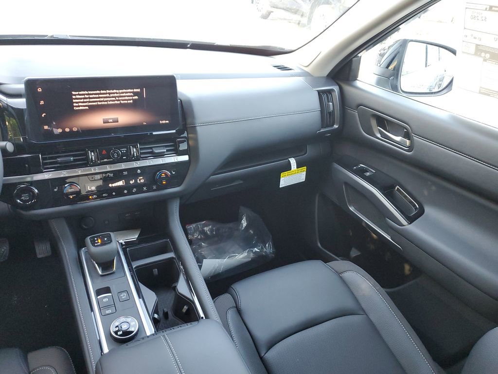 New 2026 Nissan Pathfinder SL image 15