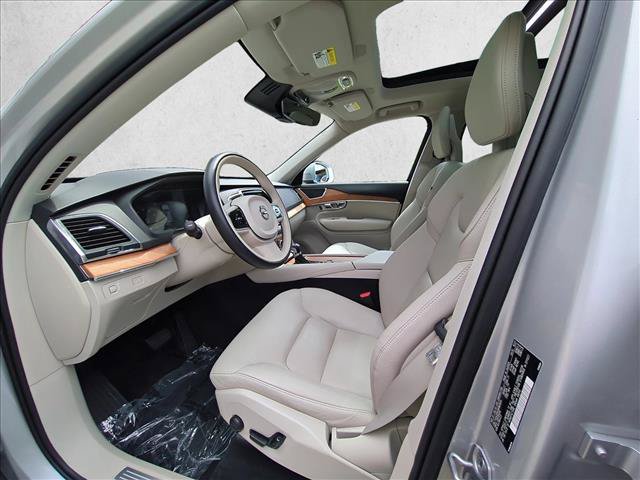 Used 2022 Volvo XC90 T6 Momentum AWD/4WD image 17