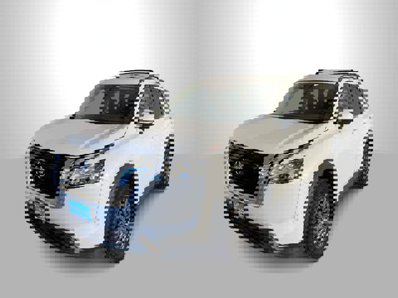 Used 2022 Nissan Pathfinder SV image 1