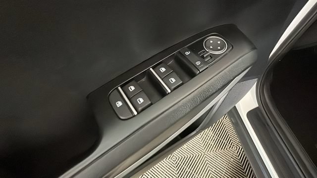 Used 2024 Kia Soul LX FWD image 10