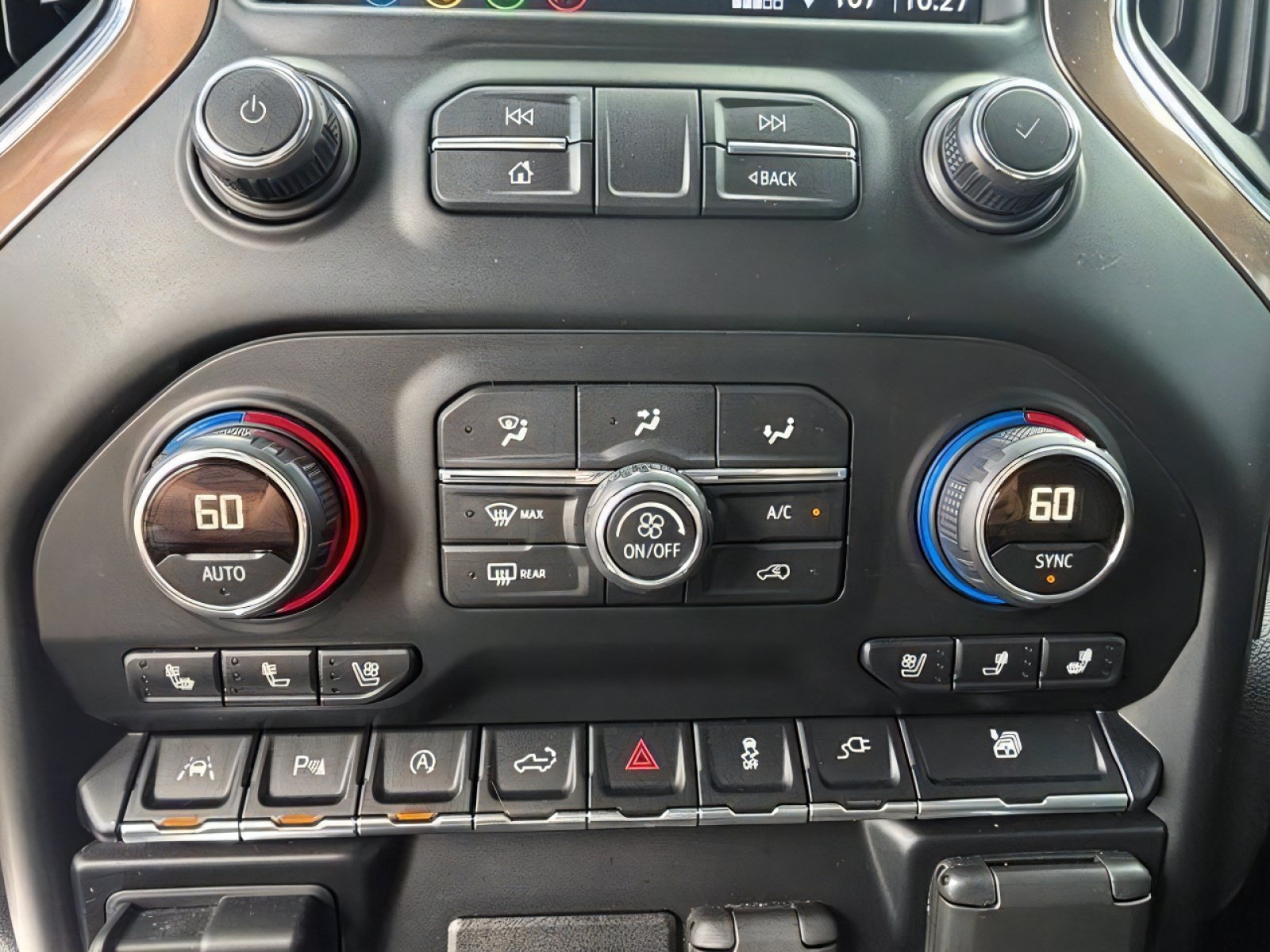 Used 2019 Chevrolet Silverado 1500 High Country w/ Technology Package AWD/4WD image 13